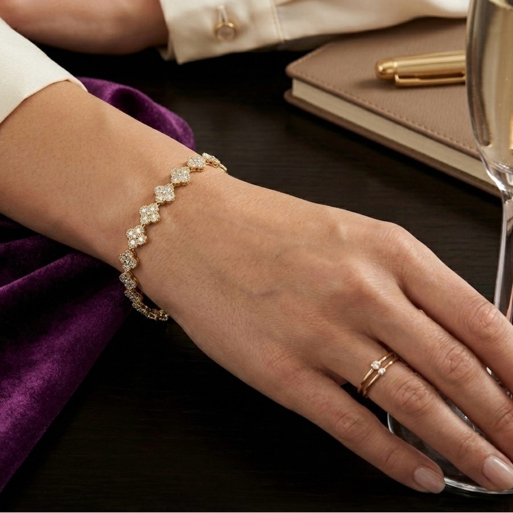 NWOT Gold-Tone Pavé Clover Bracelet - Dainty 5-Motif Jewelry